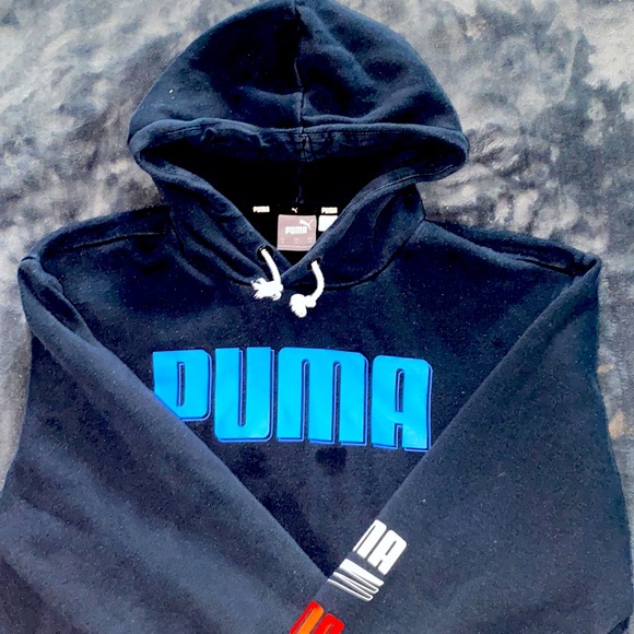 Black PUMA pull-over Hoodie - Picture 2 of 4